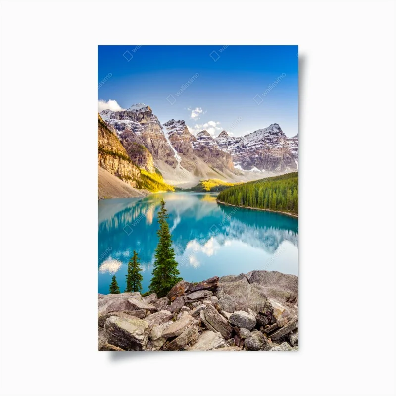 Poster sonnenbeschienenes Moraine Lake bergpanorama