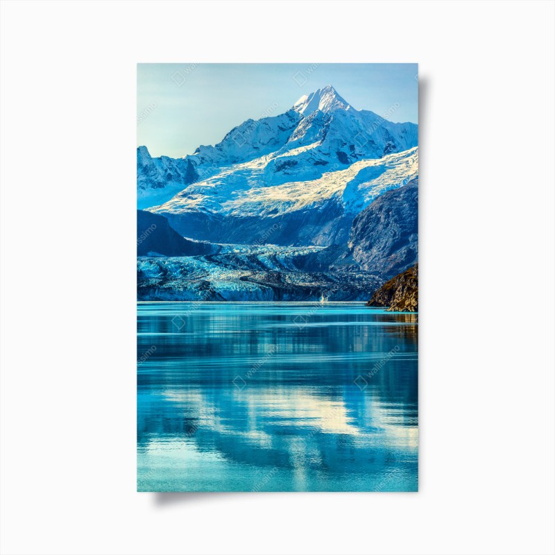 Poster majestätischer alpiner gletscher mit spiegelung