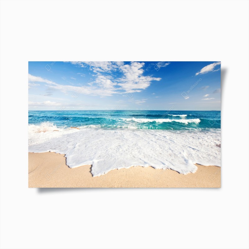 Poster türkisfarbene wellen am sandstrand