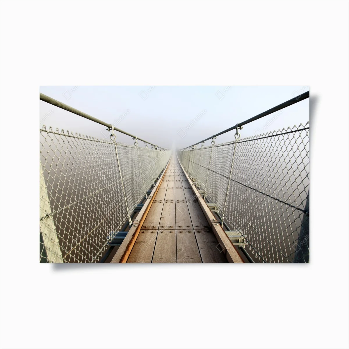 Poster neblige hängebrücke die in den nebel führt – Wallnifity®