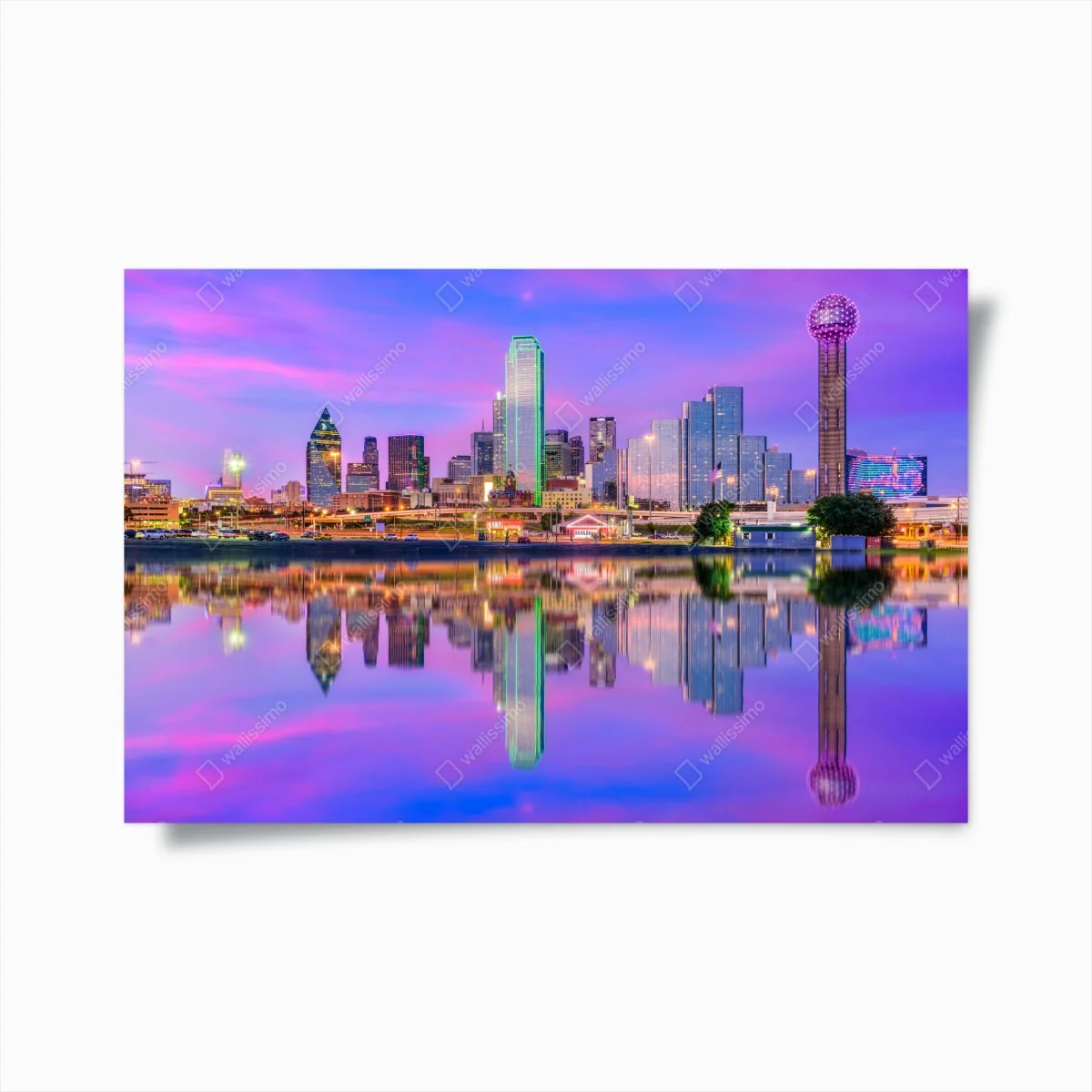 Poster Dallas skyline im violetten abendlicht – Wallnifity® Poster Dallas skyline im violetten abendlicht – Wallnifity®