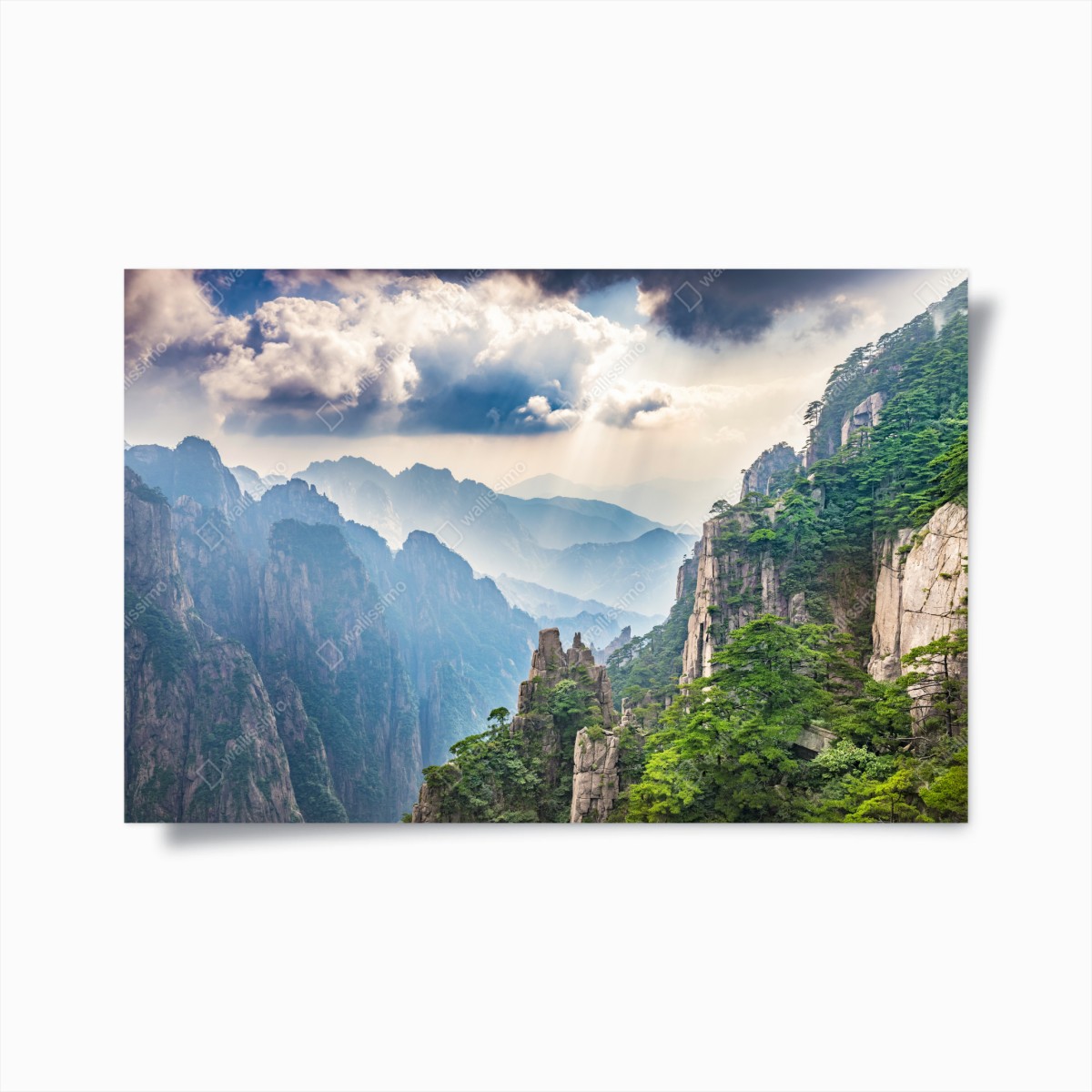 Poster neblige bergklippen mit sonnenstrahlen – Wallnifity®