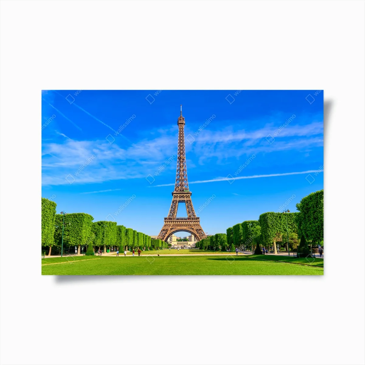Poster Eiffelturm am Champ de Mars, lebendige pariser skyline – Wallnifity® Poster Eiffelturm am Champ de Mars, lebendige pariser skyline – Wallnifity®