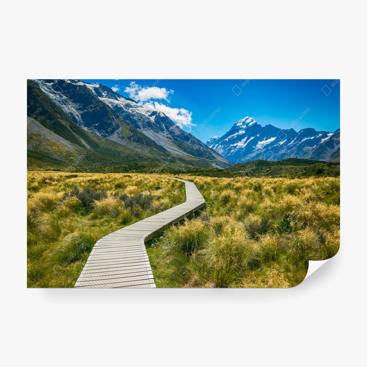 Fototapete holzsteg durch wiesen zu schneebedeckten gipfeln – Wallnifity®