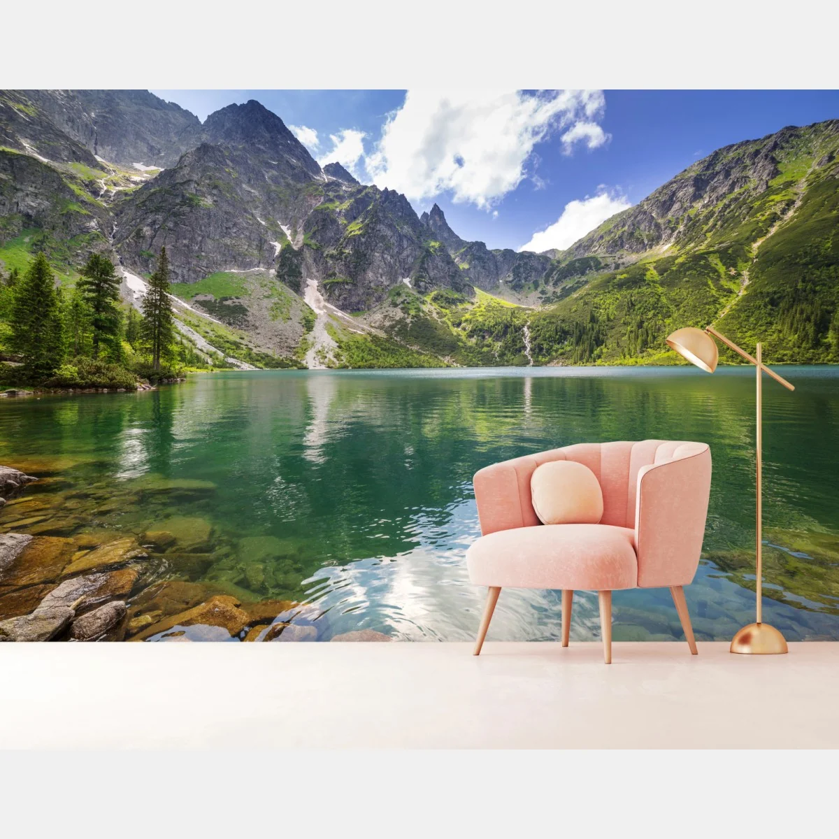 Fototapete ruhiger smaragdgrüner bergsee vor schroffen gipfeln – Wallnifity®