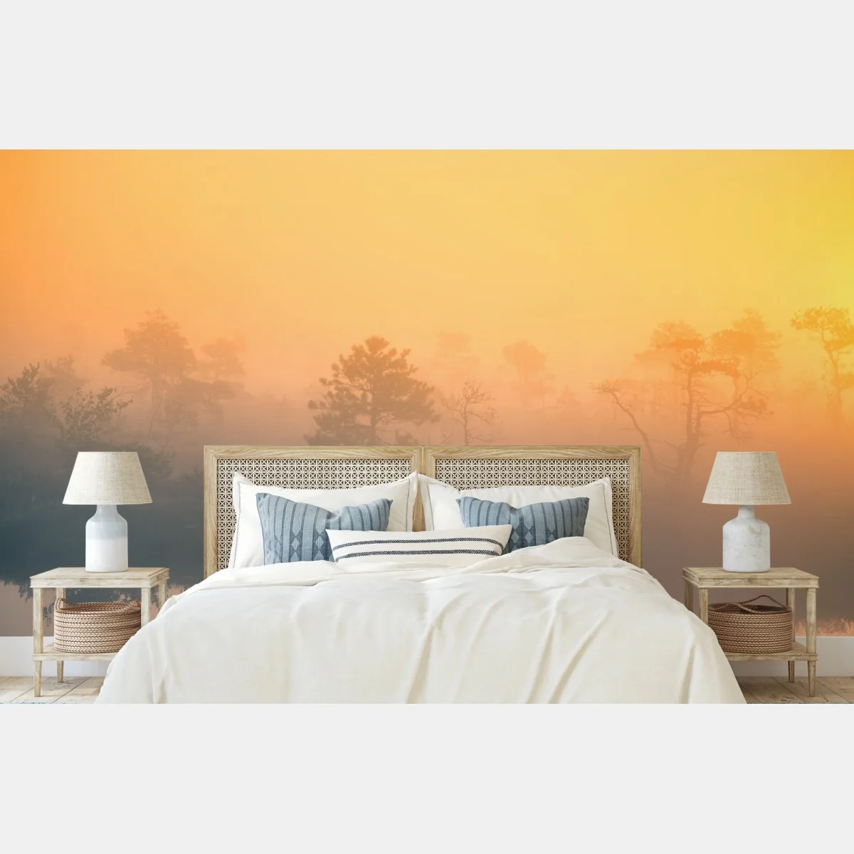 Fototapete träumerischer sonnenaufgang über nebligem moor – Wallnifity®