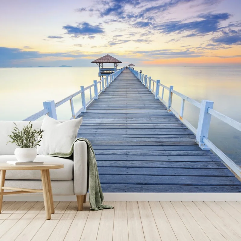 Fototapete ruhiger hölzerner steg bei sonnenuntergang