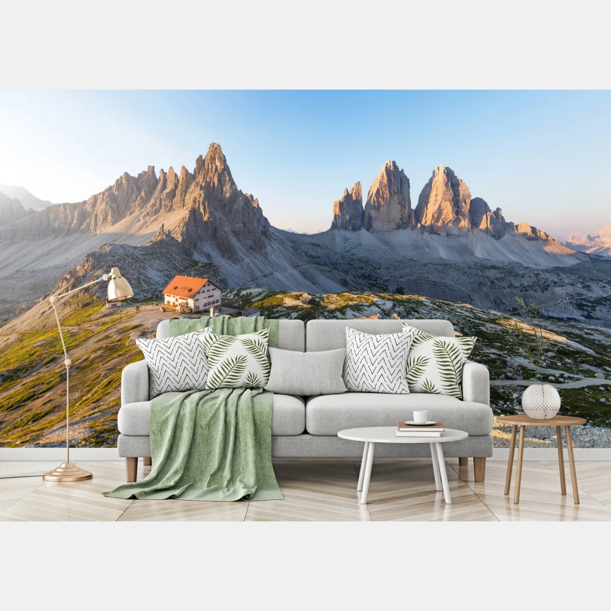 Fototapete sonnenbeschienene berghütte und alpine gipfel – Wallnifity®