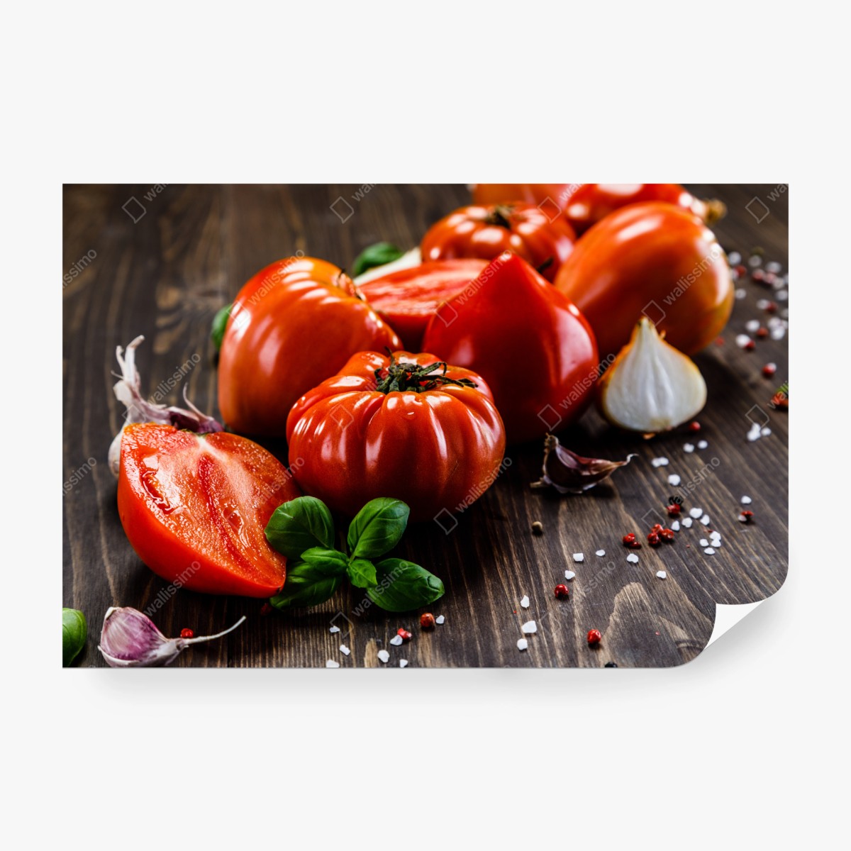 Fototapete reife tomaten auf rustikalem holztisch – Wallnifity®