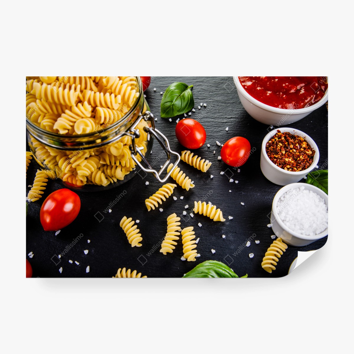 Fototapete pasta zutaten arrangiert mit tomaten und basilikum – Wallnifity®
