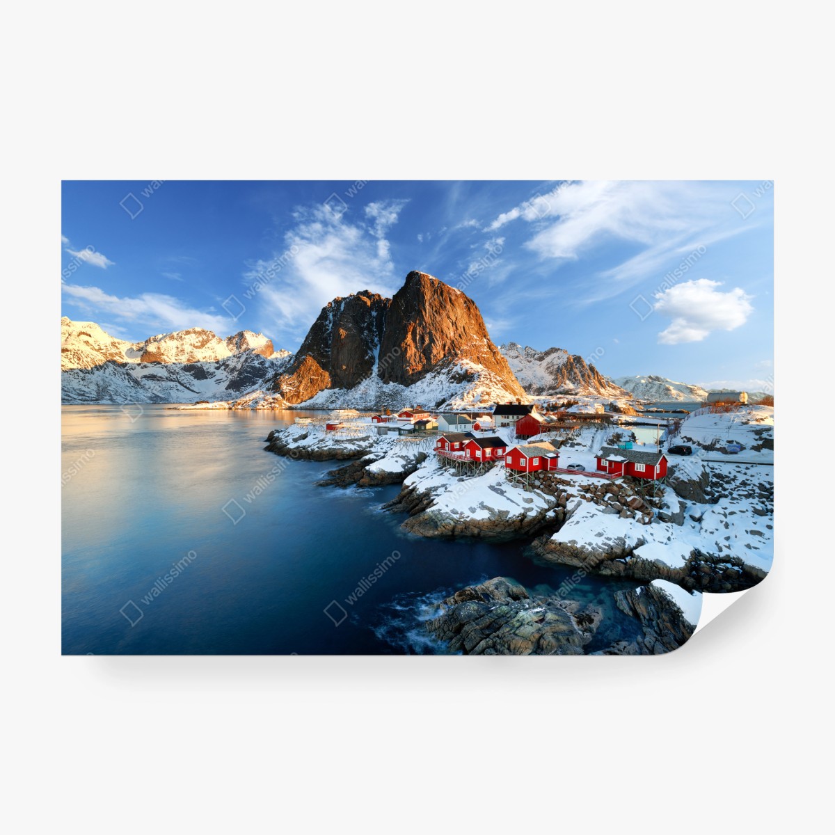 Fototapete sonnenbeschienenes Hamnøy am fjord – Wallnifity®