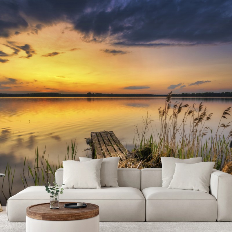 Fototapete goldener sonnenuntergang am see mit steg