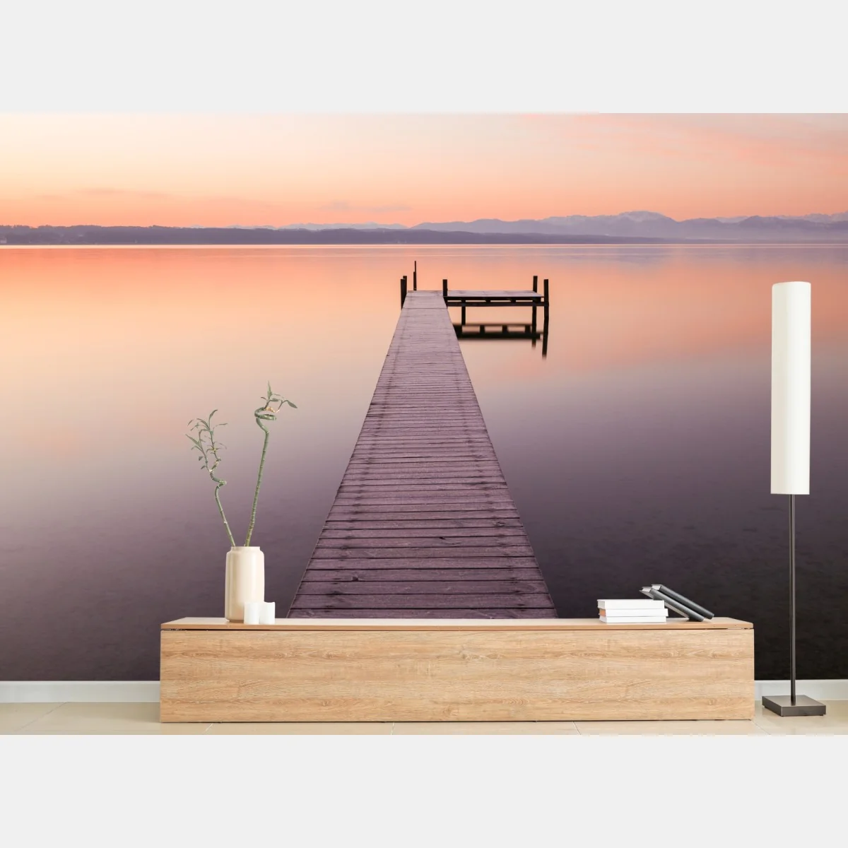 Fototapete ruhiger steg im frühaufgang über pastellfarbenem see – Wallnifity® Fototapete ruhiger steg im frühaufgang über pastellfarbenem see – Wallnifity®