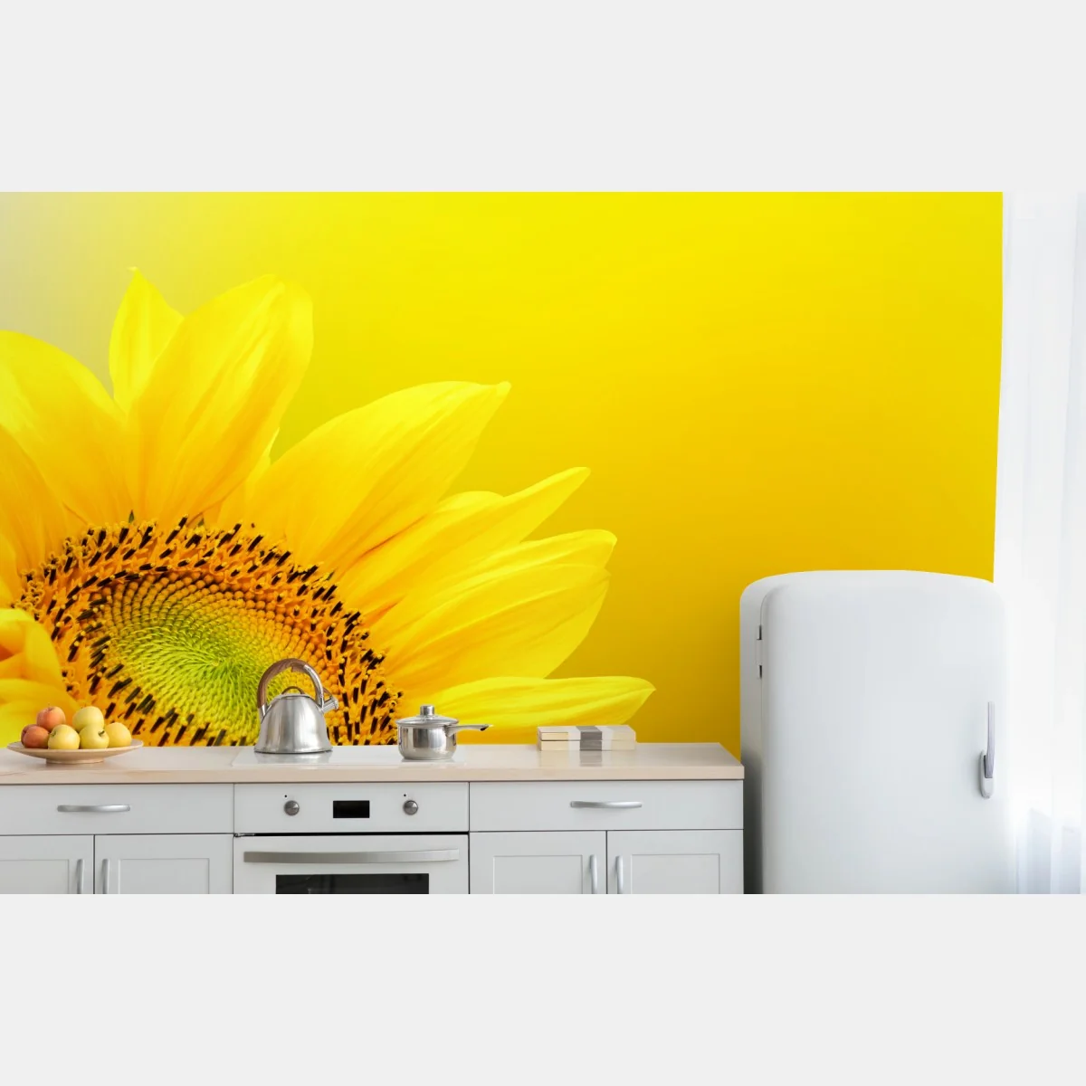 Fototapete leuchtende sonnenblume nahaufnahme auf gelbem hintergrund – Wallnifity®