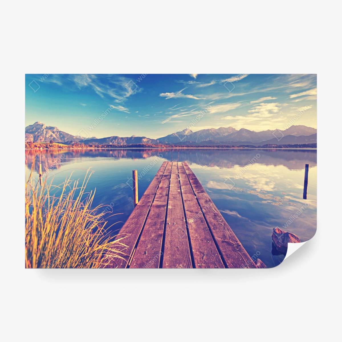 Fototapete holzsteg am bergsee bei sonnenaufgang – Wallnifity®