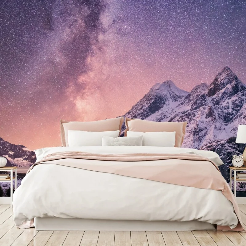 Fototapete milchstraße über verschneiten bergen in Norwegen