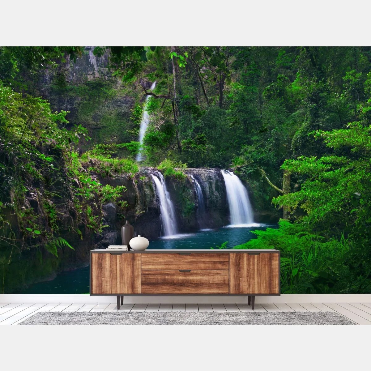 Fototapete beruhigender wasserfall im smaragdgrünen wald – Wallnifity® Fototapete beruhigender wasserfall im smaragdgrünen wald – Wallnifity®