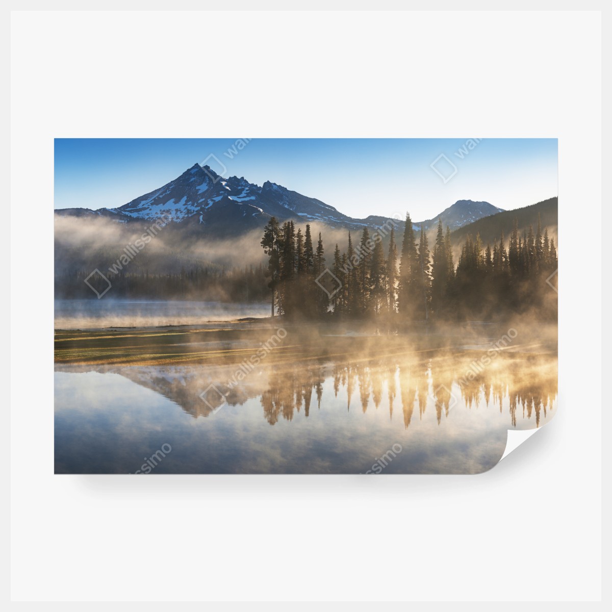 Fototapete nebliger bergspiegel am see bei sonnenaufgang – Wallnifity® Fototapete nebliger bergspiegel am see bei sonnenaufgang – Wallnifity®