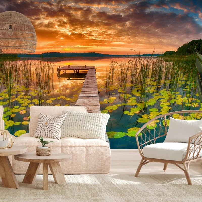 Fototapete sonnenaufgang über stillem see mit hölzernem steg – Wallnifity®
