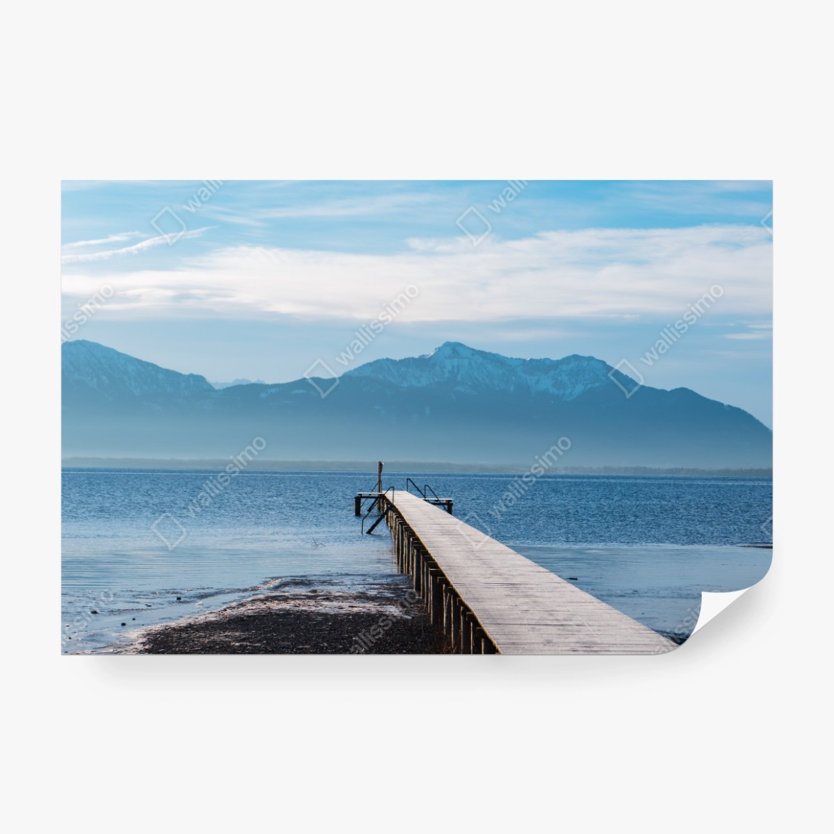 Fototapete nebliger steg am bergsee bei dämmerung – Wallnifity®