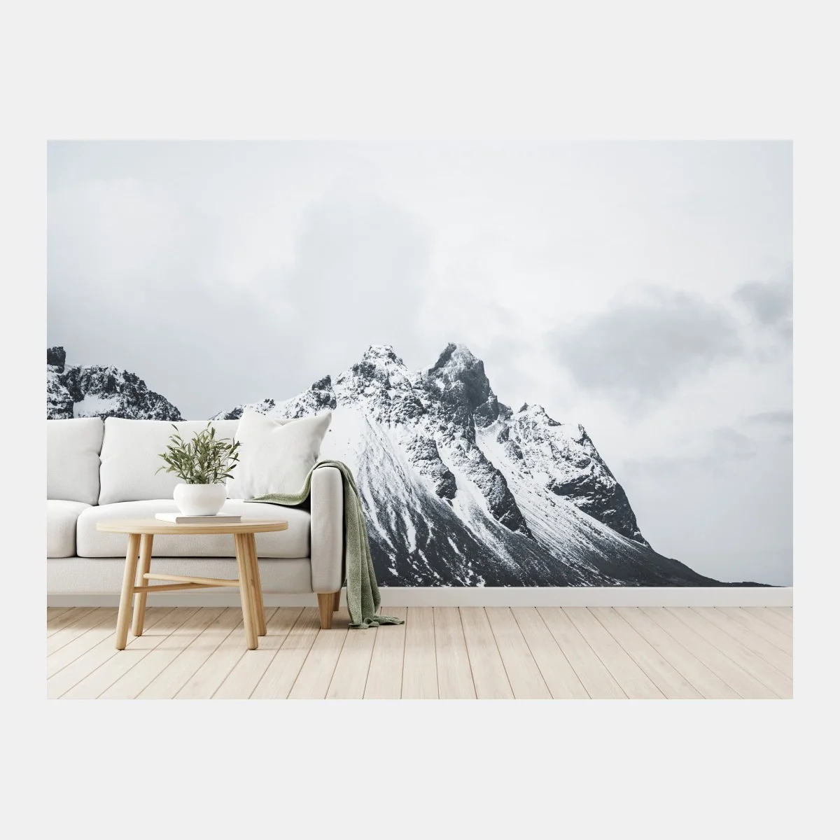 Fototapete ruhige schneebedeckte berglandschaft am meer – Wallnifity®
