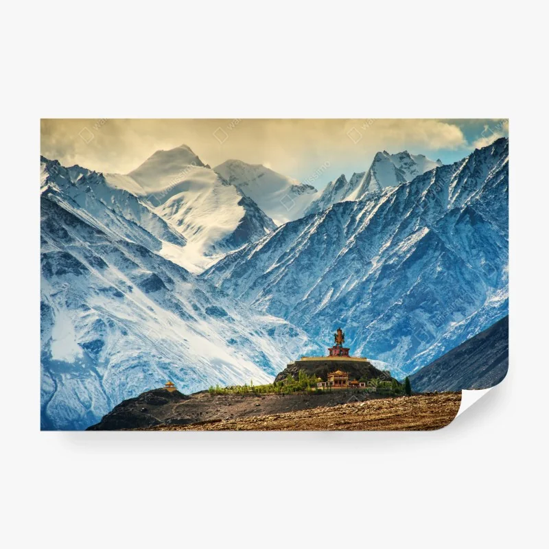 Fototapete majestätisches bergkloster vor schneebedeckten gipfeln