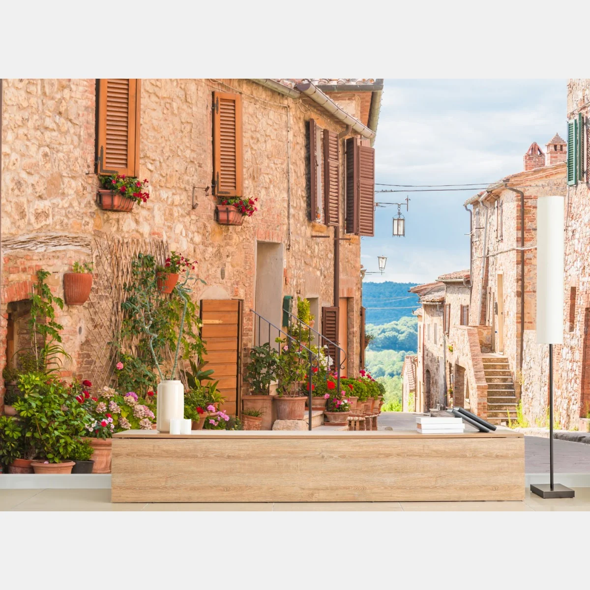 Fototapete mittelalterliche straße in der Toskana mit blumentöpfen – Wallnifity® Fototapete mittelalterliche straße in der Toskana mit blumentöpfen – Wallnifity®