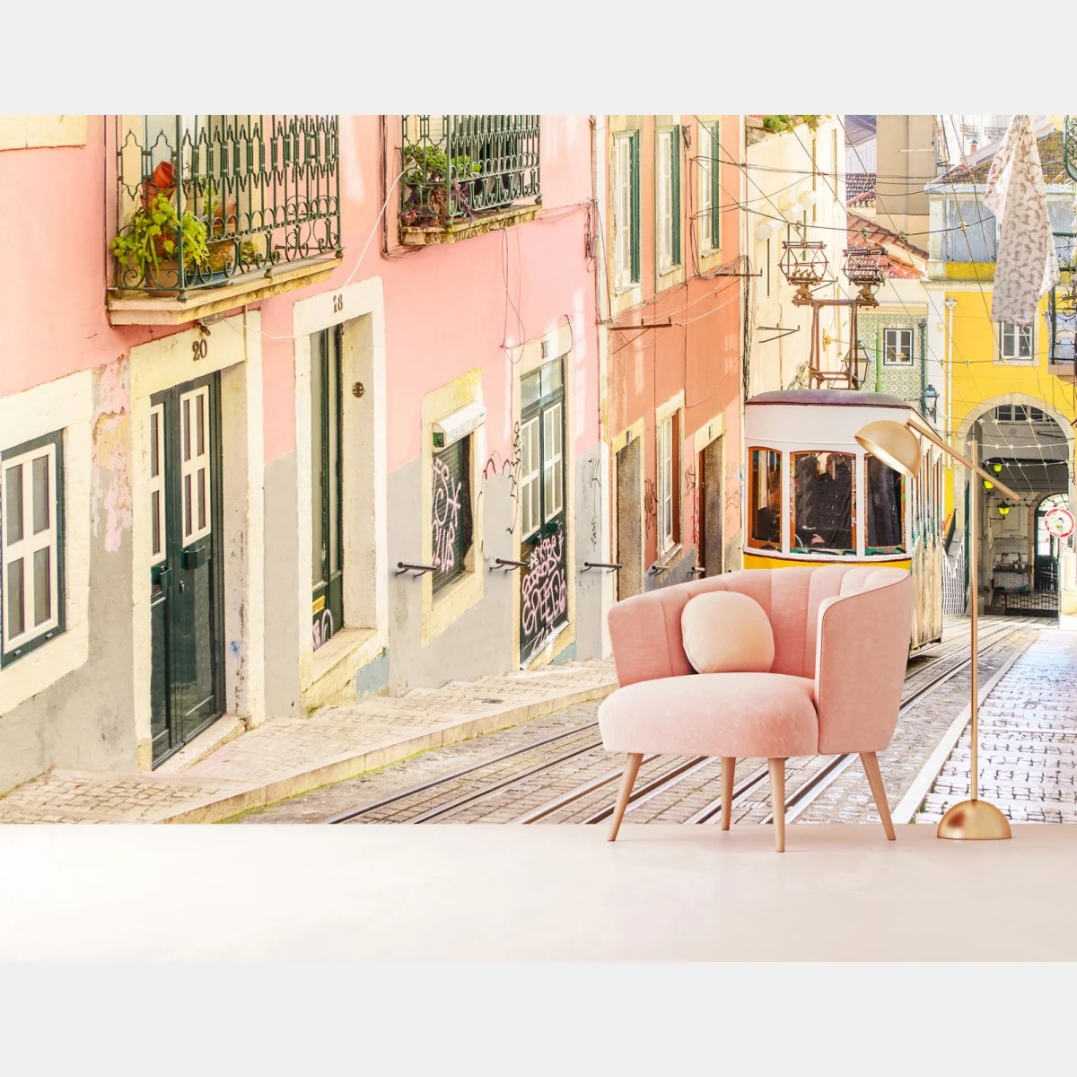 Fototapete sonnige Lissabon straßenbahn in pastellfarben – Wallnifity®