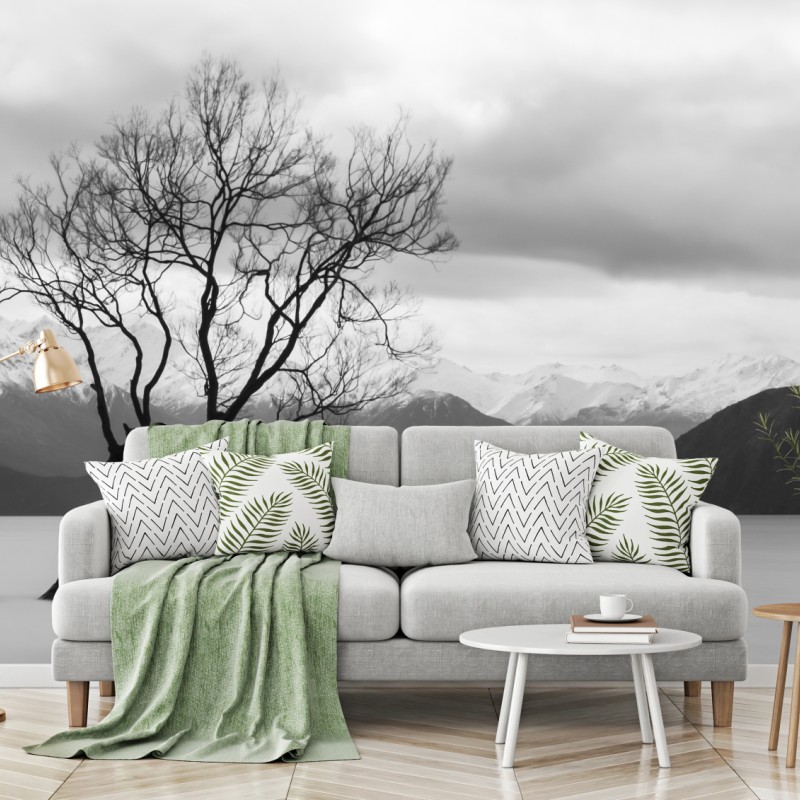 Fototapete einsamer baum im see in schwarzweiß