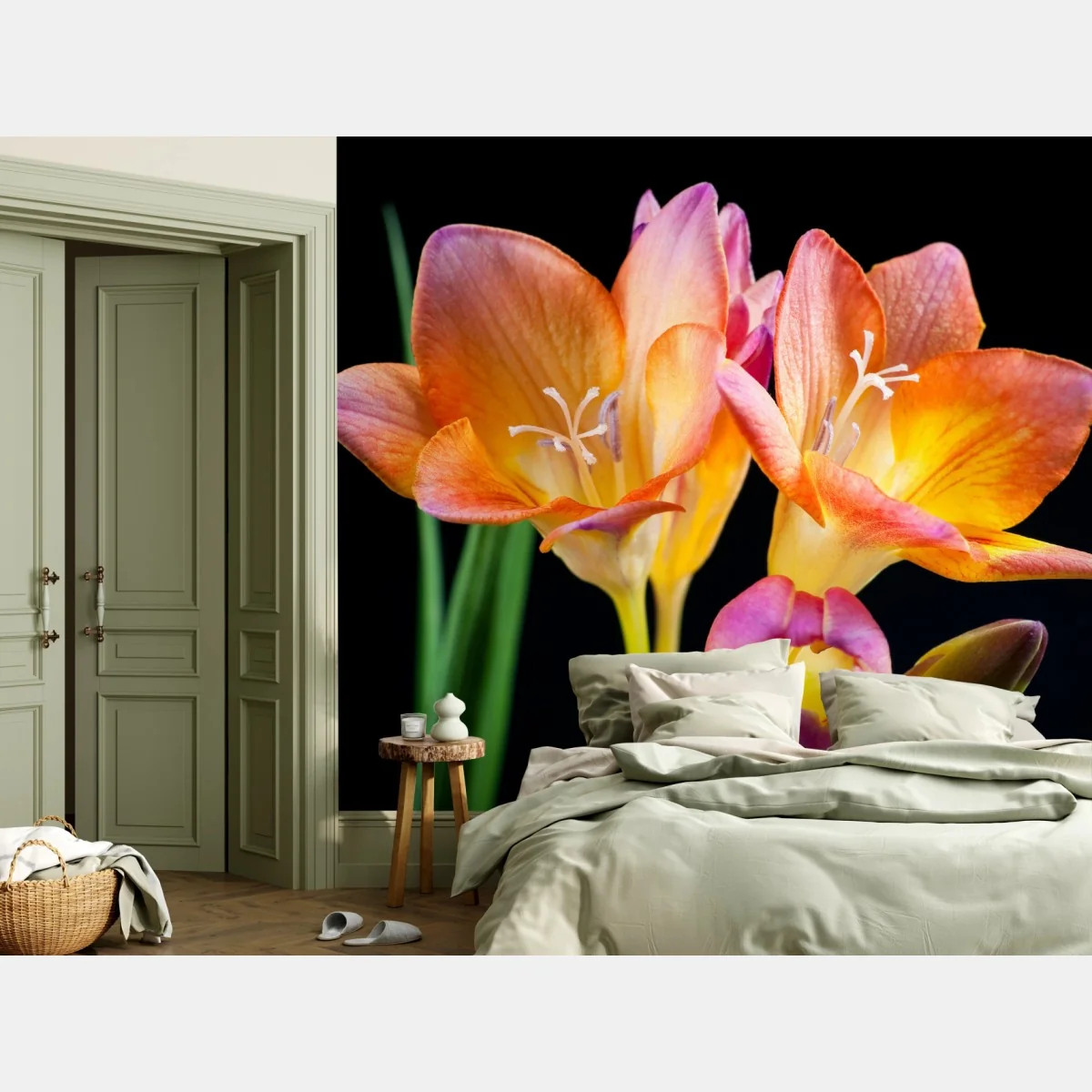 Fototapete leuchtende orange freesien vor schwarzem hintergrund – Wallnifity® Fototapete leuchtende orange freesien vor schwarzem hintergrund – Wallnifity®