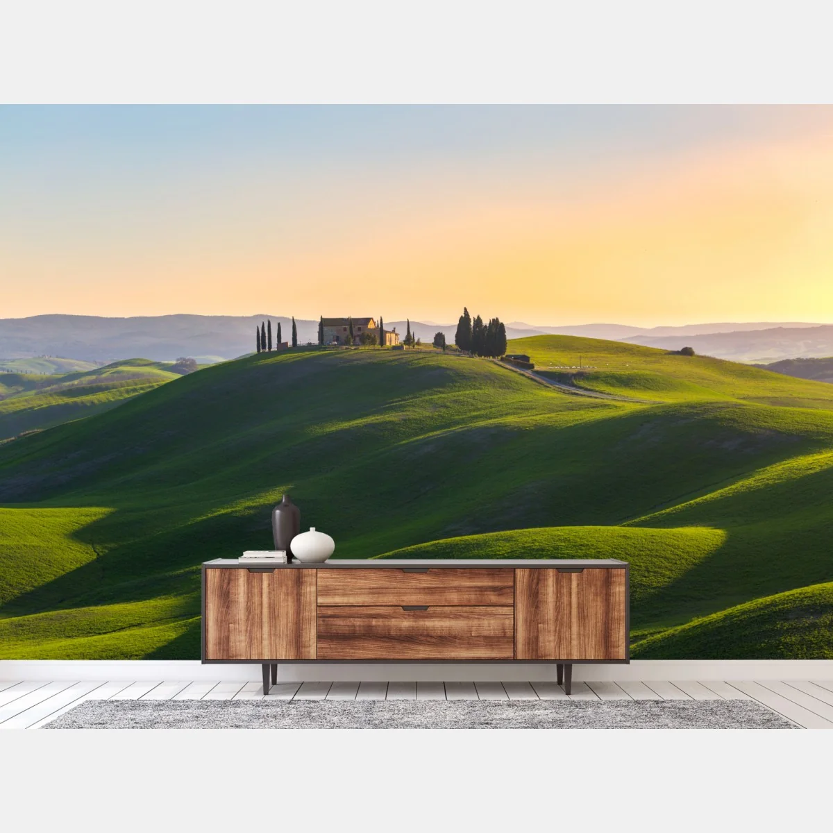 Fototapete bauernhaus auf grünen hügeln, Crete Senesi – Wallnifity®