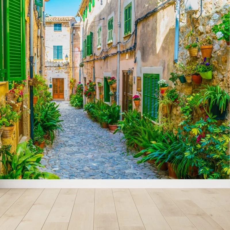 Fototapete sonnige gasse mit grünen fensterläden