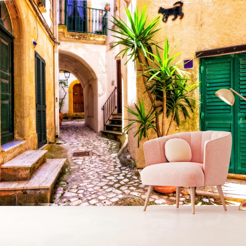 Fototapete sonnige mediterrane gasse mit grünen jalousien