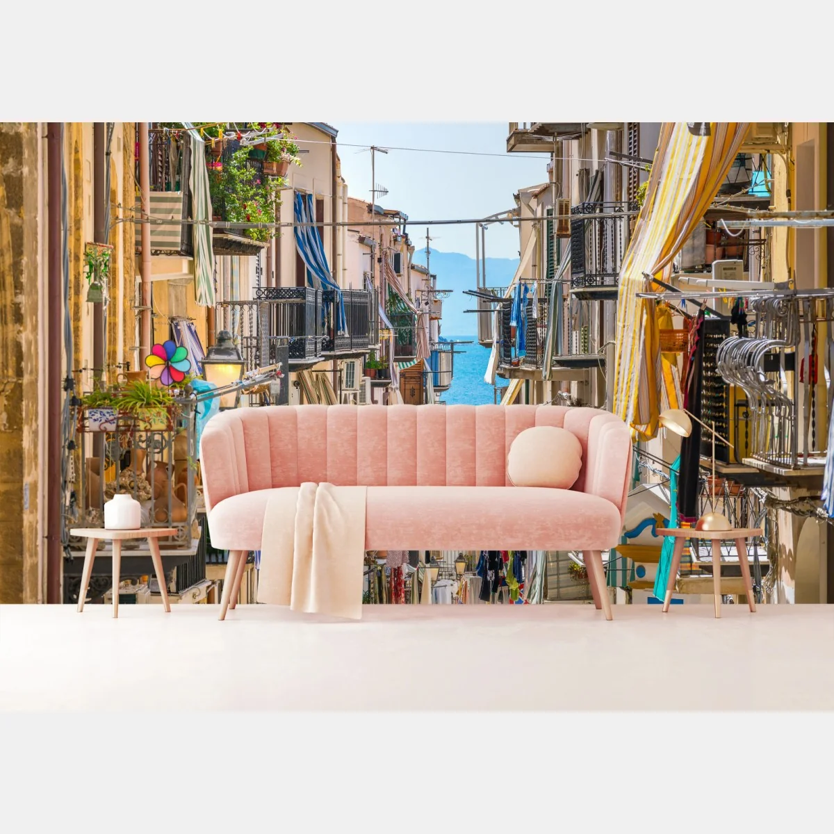 Fototapete sonnige gasse mit meerblick und balkonen – Wallnifity® Fototapete sonnige gasse mit meerblick und balkonen – Wallnifity®