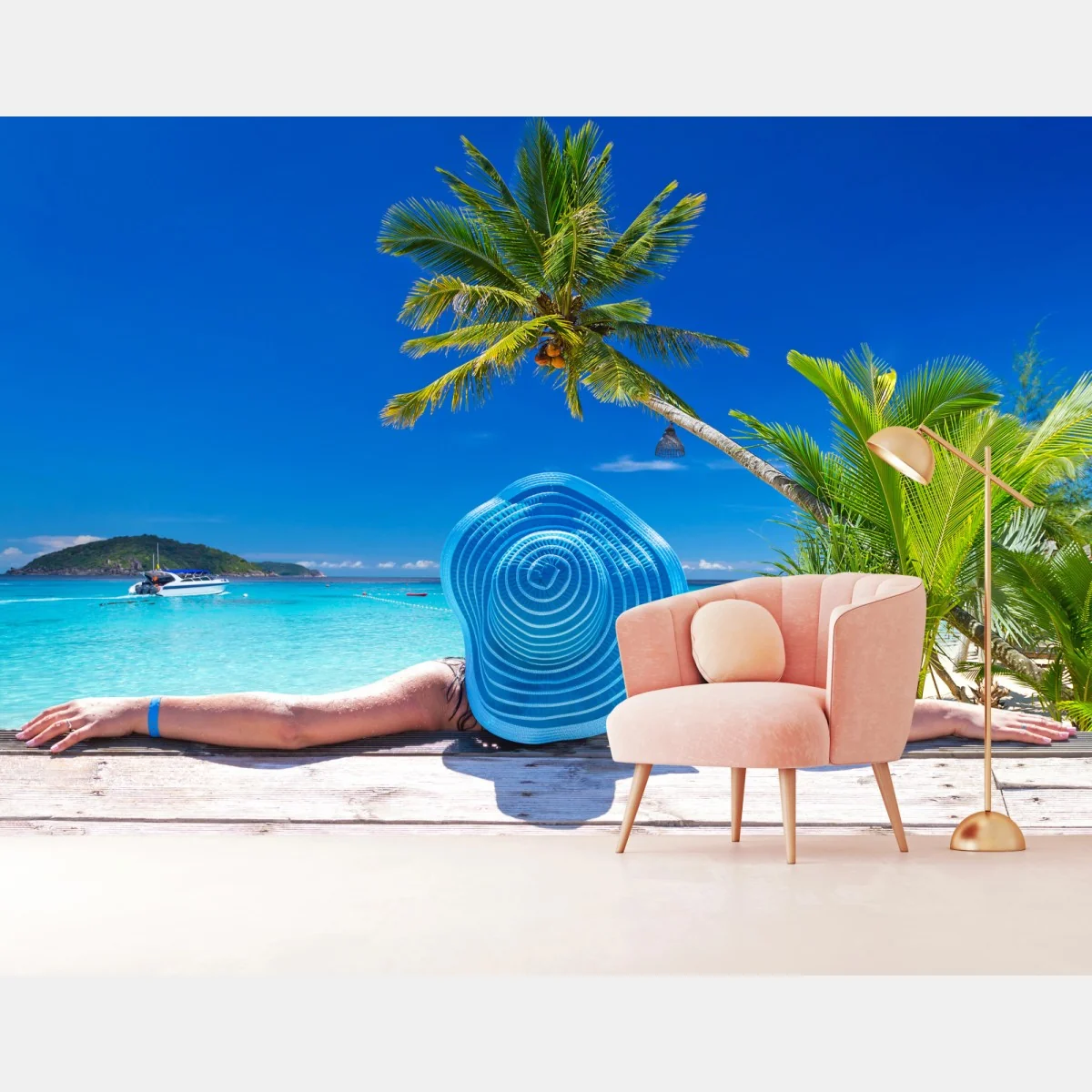 Fototapete tropischer strand mit blauem sonnenhut – Wallnifity®