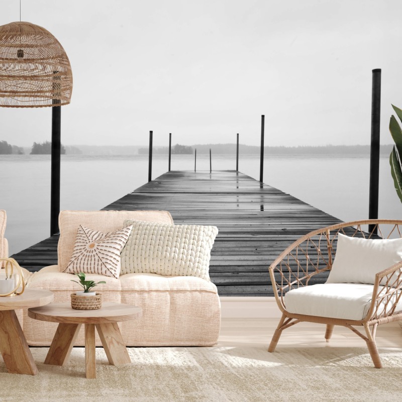 Fototapete nebliger steg am see in monochrom – Wallnifity® Fototapete nebliger steg am see in monochrom – Wallnifity®