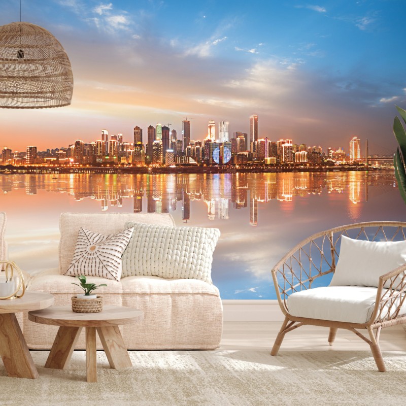 Fototapete stadtsilhouette im spiegelbild bei dämmerung