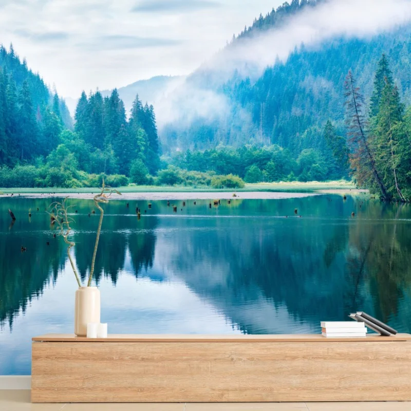 Fototapete nebliger morgen am see Lacu Rosu, Rumänien – Wallnifity®