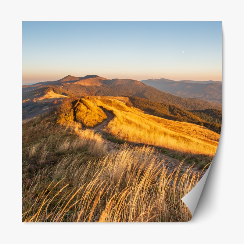 Repositionierbarer Aufkleber goldener bergkamm im sonnenuntergang