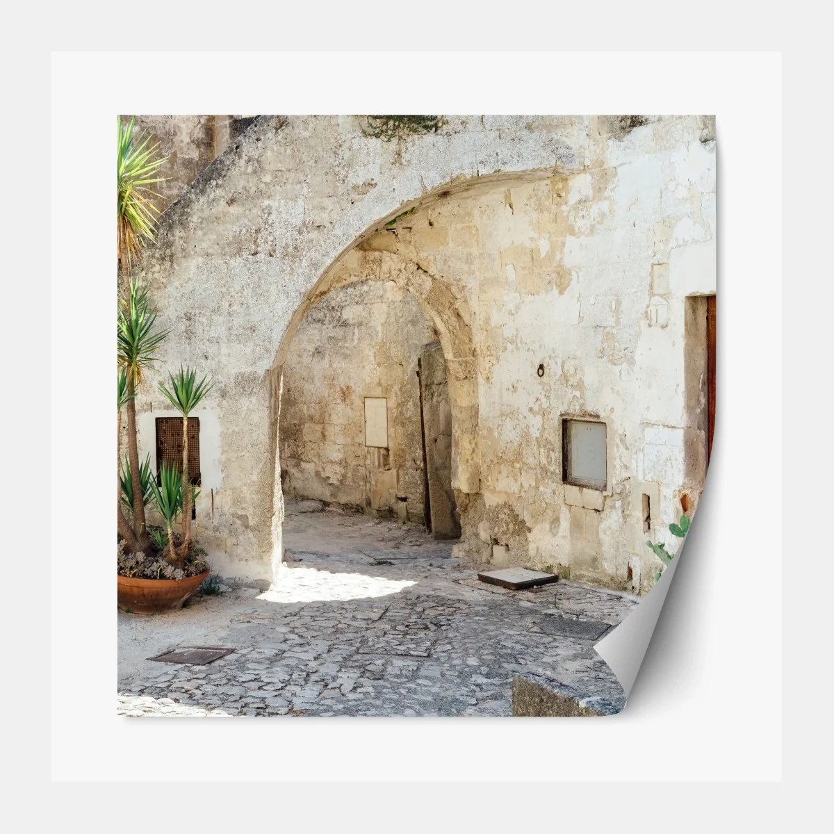 Repositionierbarer Aufkleber mediterraner steinhof mit bogen – Wallnifity® Repositionierbarer Aufkleber mediterraner steinhof mit bogen – Wallnifity®