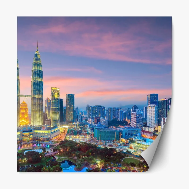 Repositionierbarer Aufkleber waldweg durch neblige kiefern – Wallnifity®