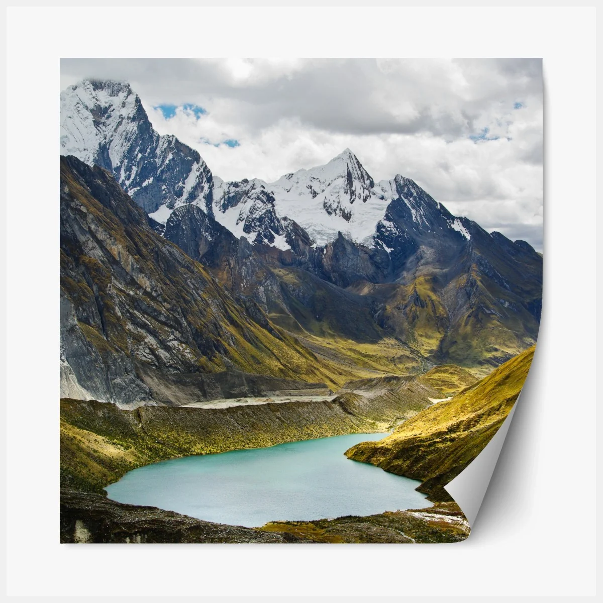 Repositionierbarer Aufkleber türkisblauer bergsee unter schneegipfeln – Wallnifity® Repositionierbarer Aufkleber türkisblauer bergsee unter schneegipfeln – Wallnifity®