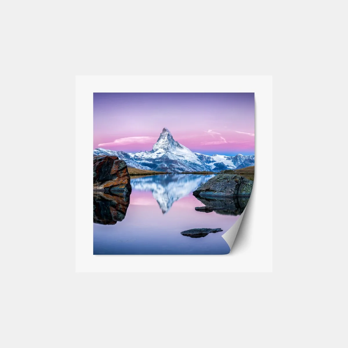 Repositionierbarer Aufkleber sanfte alpine spiegelung bei dämmerung – Wallnifity® Repositionierbarer Aufkleber sanfte alpine spiegelung bei dämmerung – Wallnifity®