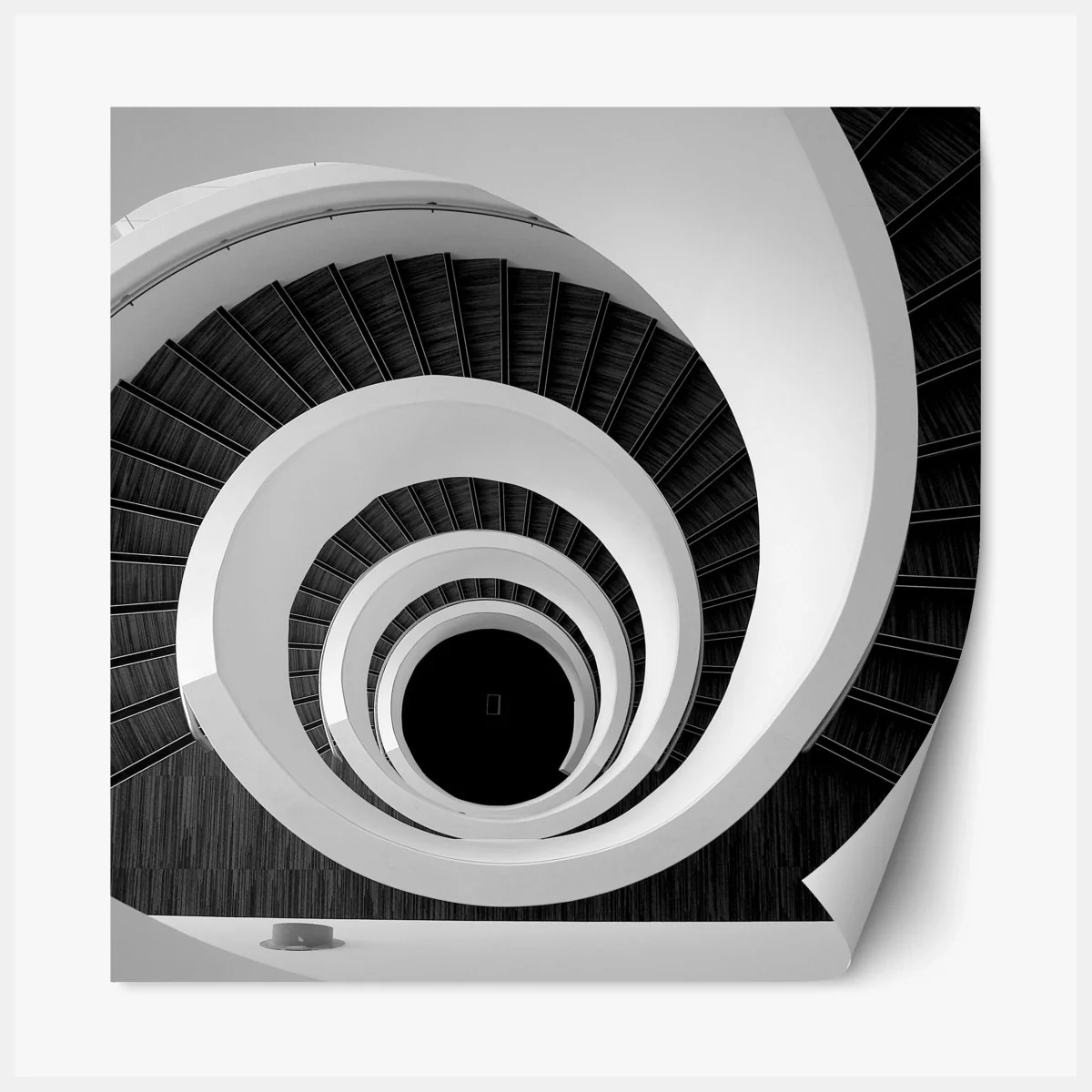 Repositionierbarer Aufkleber spiraltreppe in monochrom – Wallnifity® Repositionierbarer Aufkleber spiraltreppe in monochrom – Wallnifity®
