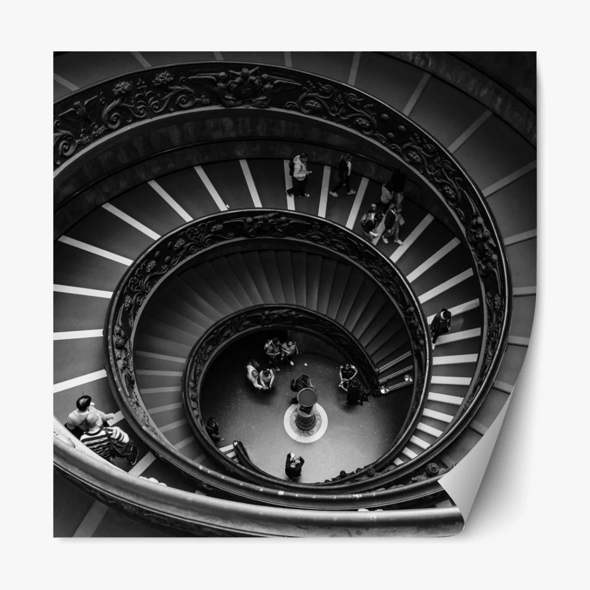 Repositionierbarer Aufkleber dramatische spiraltreppe in monochrom – Wallnifity® Repositionierbarer Aufkleber dramatische spiraltreppe in monochrom – Wallnifity®