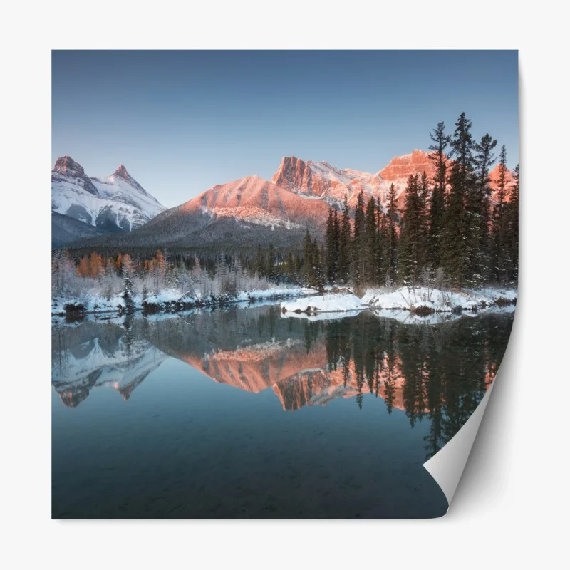 Repositionierbarer Aufkleber bergspiegelung im morgendlichen glühen