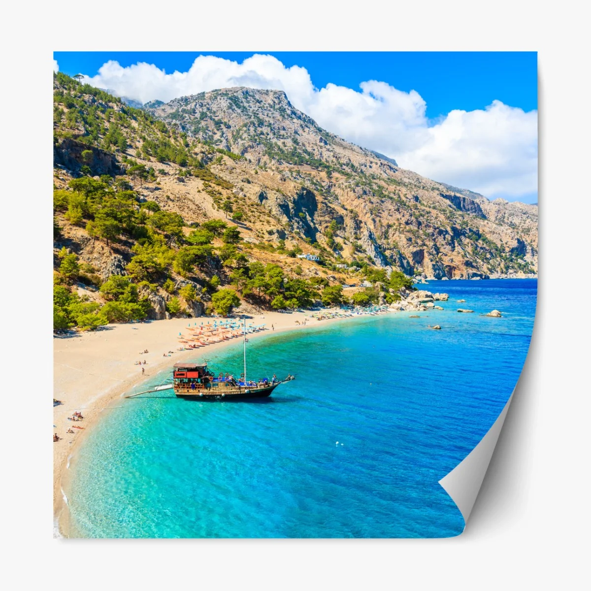 Repositionierbarer Aufkleber segelboot am Apella strand, Karpathos – Wallnifity®