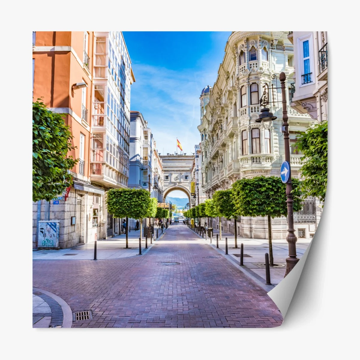 Repositionierbarer Aufkleber Santander straße im stadtkern mit historischem bogen – Wallnifity® Repositionierbarer Aufkleber Santander straße im stadtkern mit historischem bogen – Wallnifity®