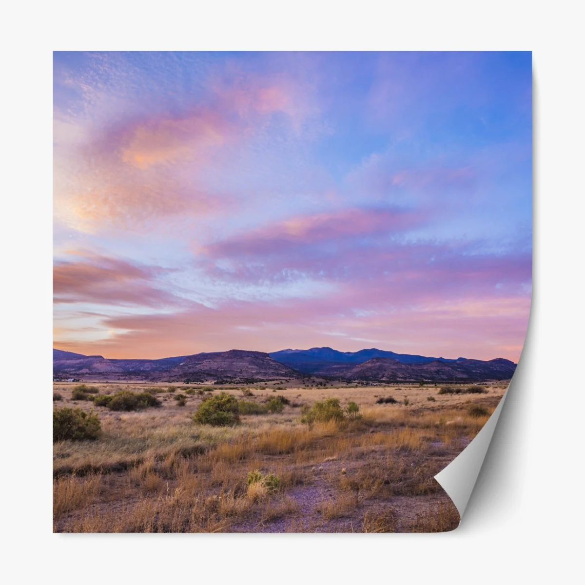 Repositionierbarer Aufkleber pastellsonnenuntergang über wüstenbergen – Wallnifity® Repositionierbarer Aufkleber pastellsonnenuntergang über wüstenbergen – Wallnifity®