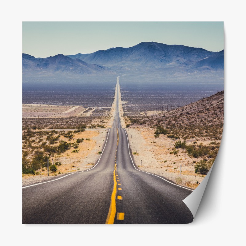 Repositionierbarer Aufkleber endlose wüstenstraße in die berge